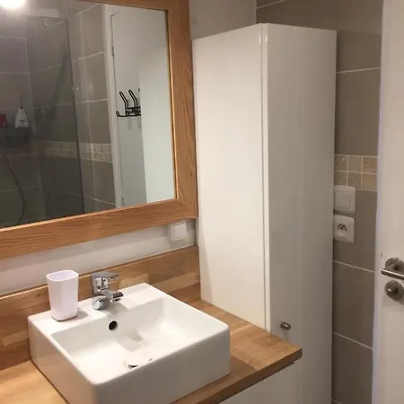 Apartment Un Petit Nid Les Pieds Dans L'eau *